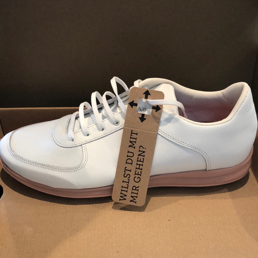 BRAND NEW ooo GAL WHITE LEATHER SNEAKERS